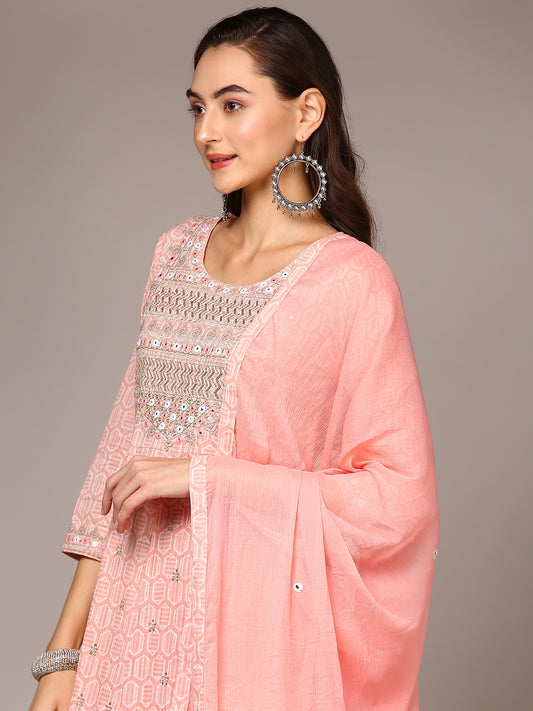 Round-Neck-The-Evergreen-Neck-Pattern-suitable-in-every-dress