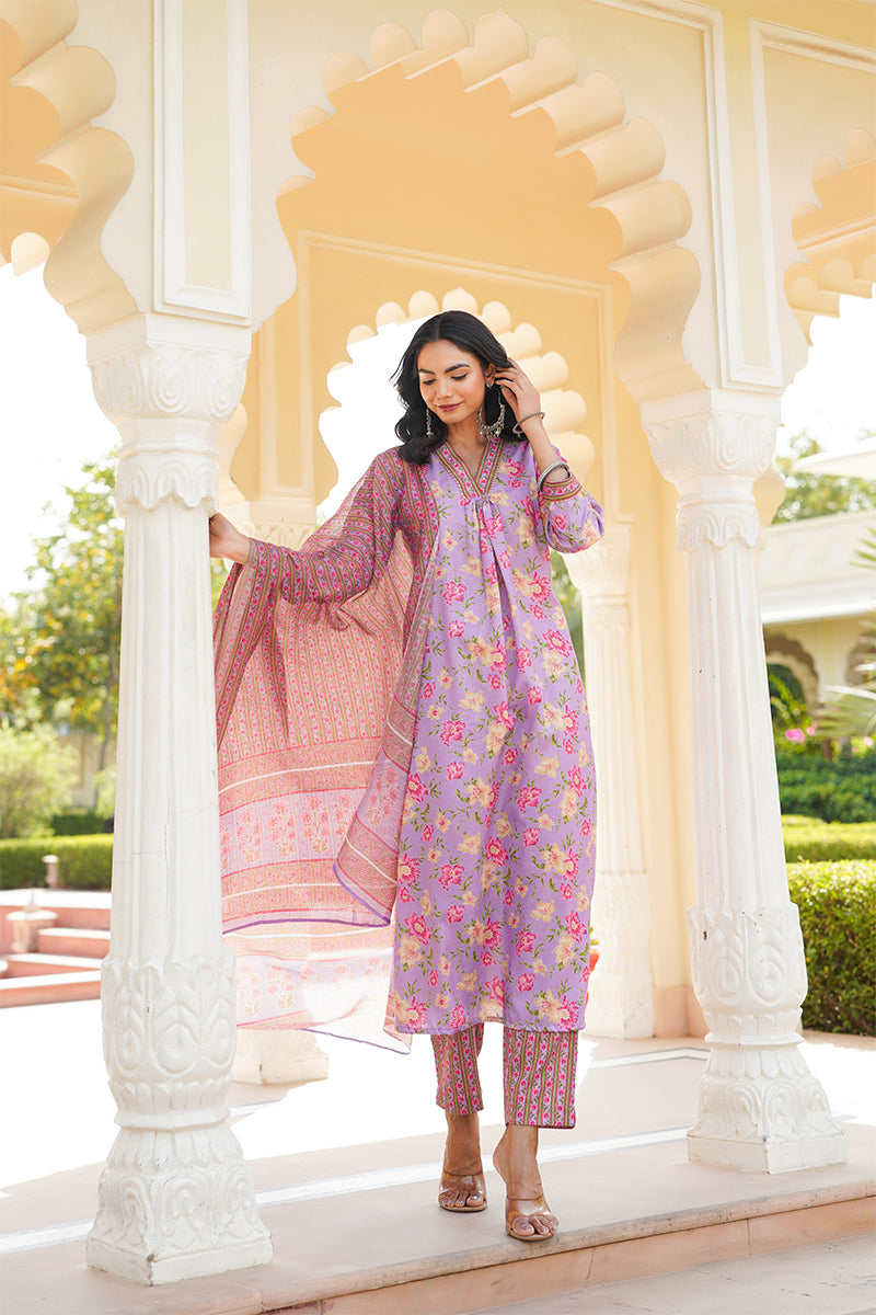 Purple Rayon Blend Floral Printed Straight Kurta Trousers With Dupatta VKSKD2337