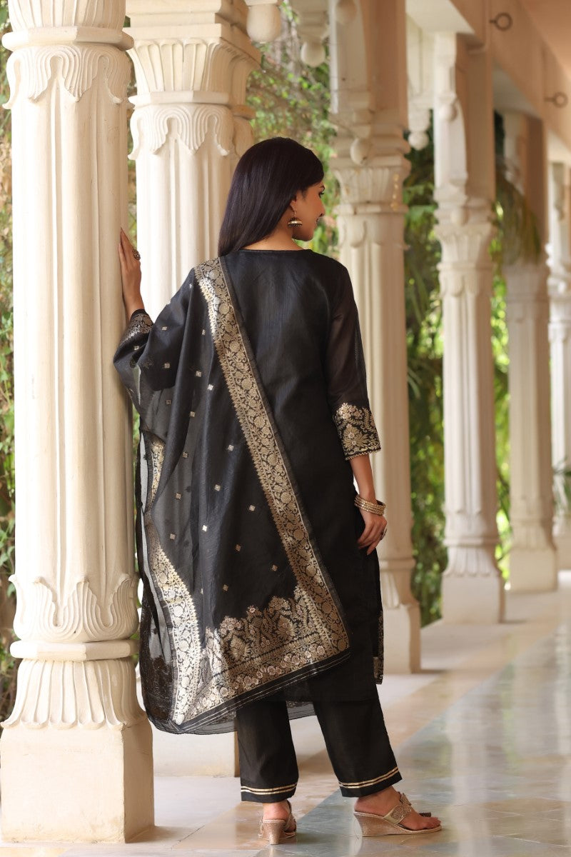 AHIKA Women Black Solid Woven Design Kurta Trousers With Dupatta