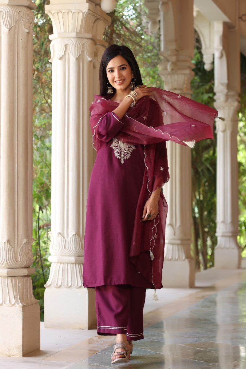 AHIKA Women Purple Embroidered Kurta with Trousers & With Dupatta