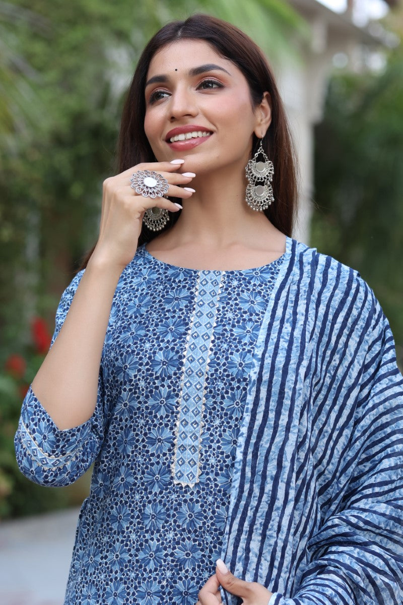 Women Blue & White Cotton Fabric Printed Fancy Kurta And Palazzo VKSKD1036