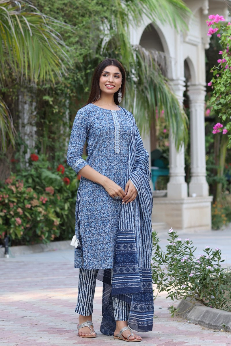 Women Blue & White Cotton Fabric Printed Fancy Kurta And Palazzo VKSKD1036