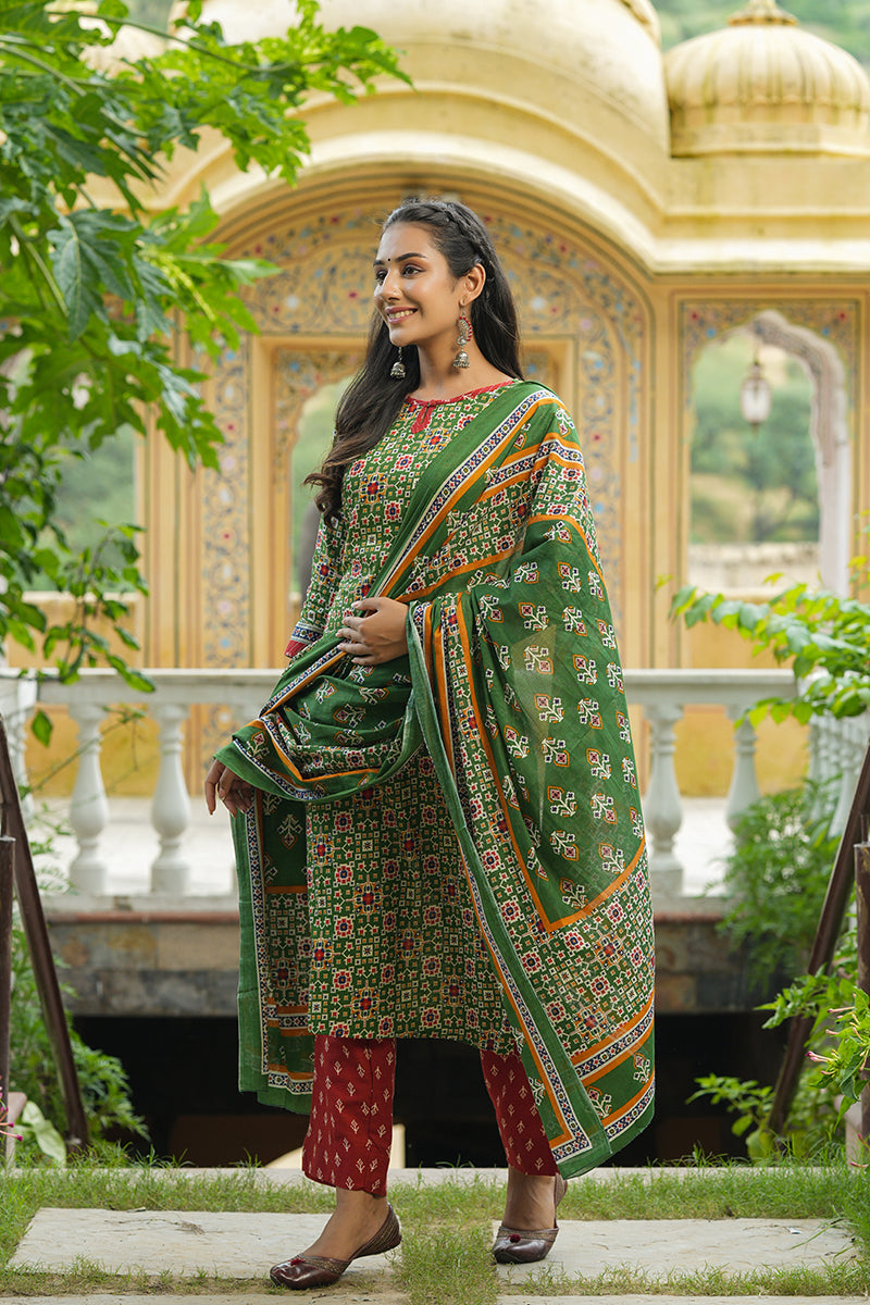 AHIKA Women Green Printed Regular Pure Cotton Kurta with Trousers With Dupatta Set