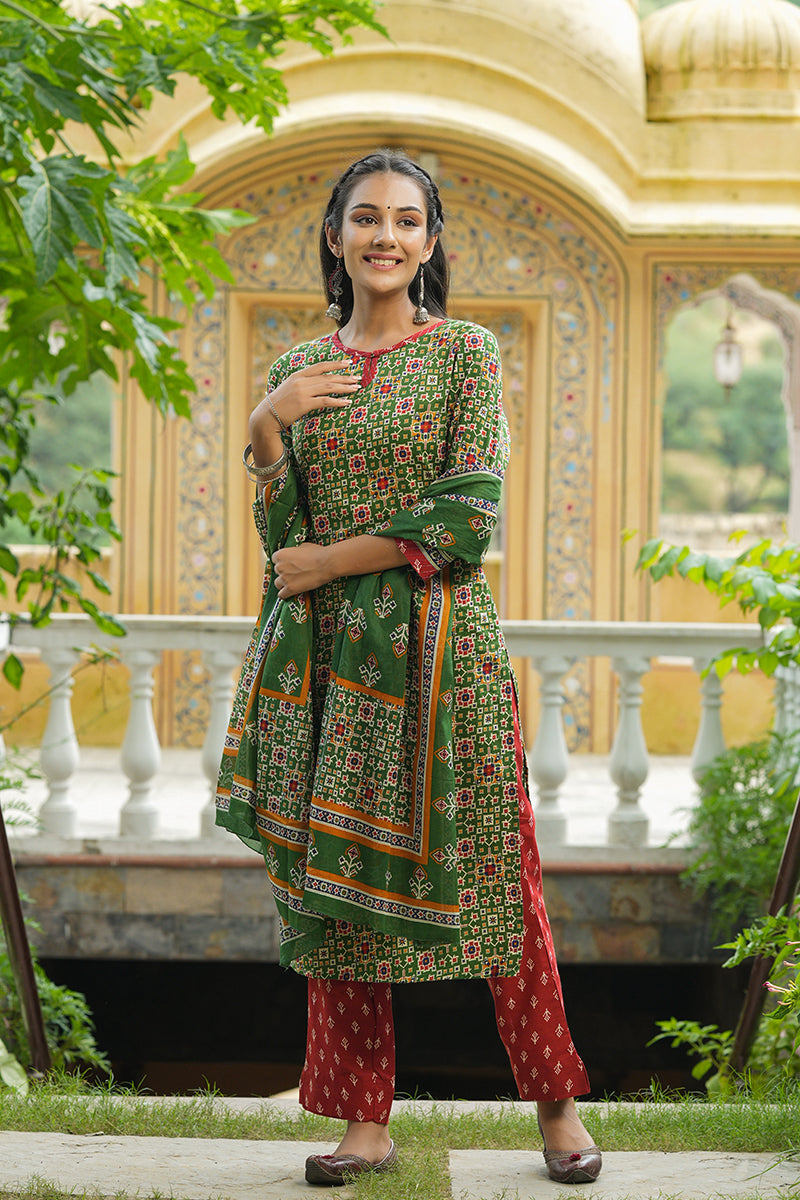 AHIKA Women Green Printed Regular Pure Cotton Kurta with Trousers With Dupatta Set