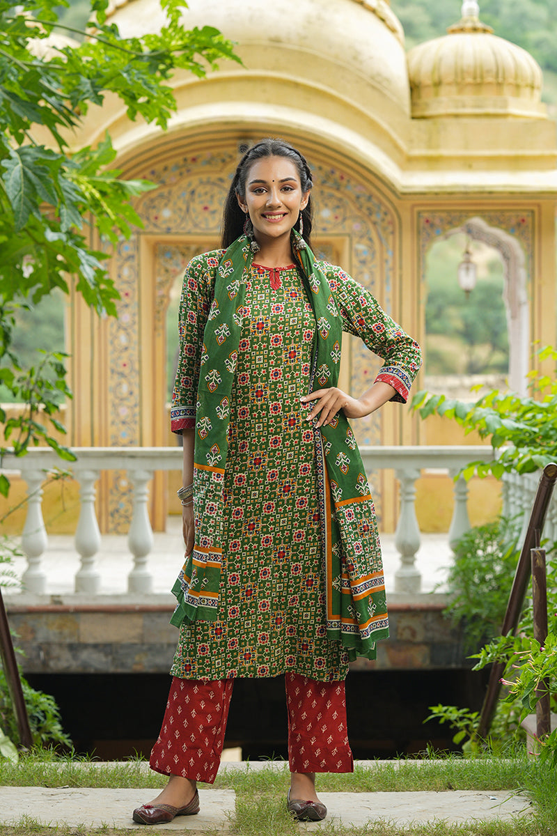 AHIKA Women Green Printed Regular Pure Cotton Kurta with Trousers With Dupatta Set