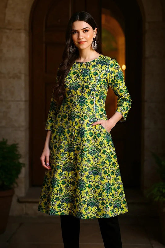 Women Cotton Printed Simple Function Wear Green Kurti VCK1528