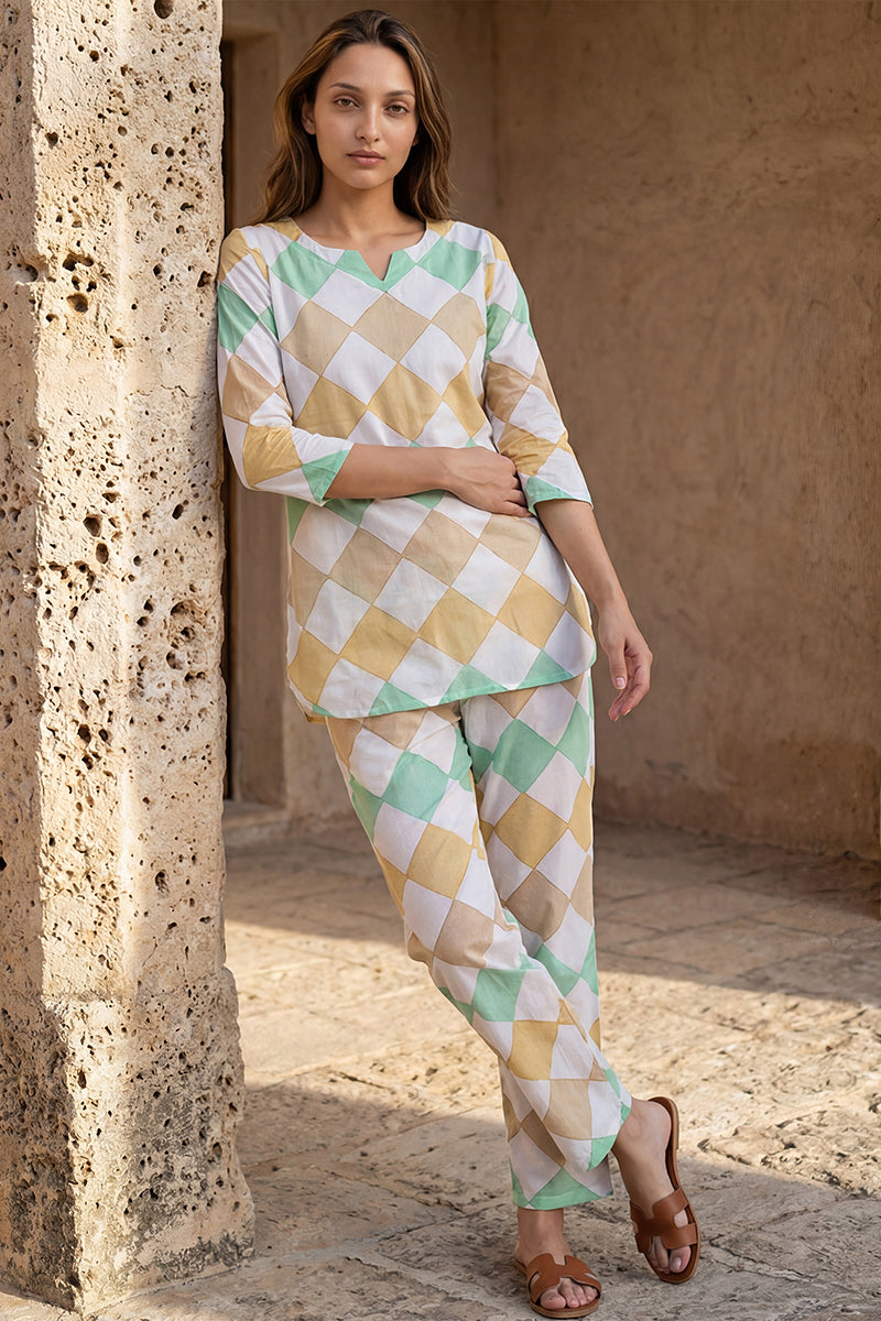 Multi Colour Pure Cotton Geometric Print Night Suit VNWK1026