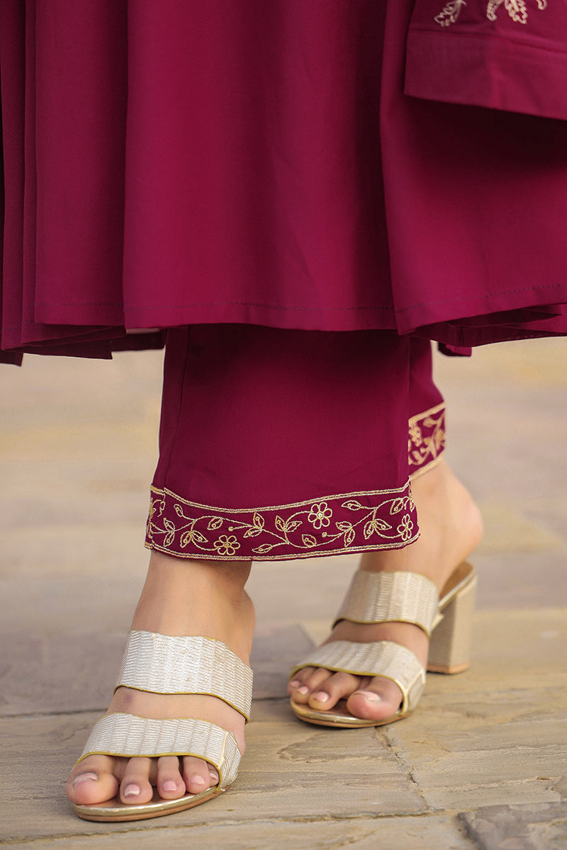 Beautiful trouser design ideas .#dresses #pakistanidressesuk #punjabisuits  #lawnsuit #sarahkhan #noorkhan #ayzakhan #sajalaly #pakistani... | Instagram