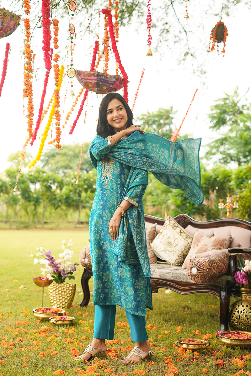 Blue Viscose Rayon Solid Embroidered Straight Kurta Trousers With Dupatta PKSKD3057