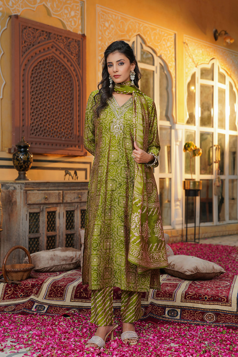 Green Silk Blend Floral Embroidered Straight Kurta Trousers With Dupatta SKSKD3122