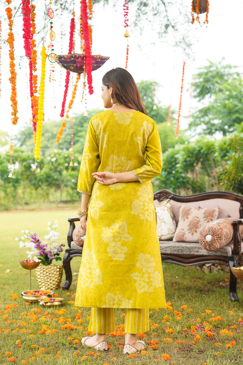 Yellow Poly Chanderi Floral Embroidered Straight Kurta Trousers With Dupatta SKSKD3131