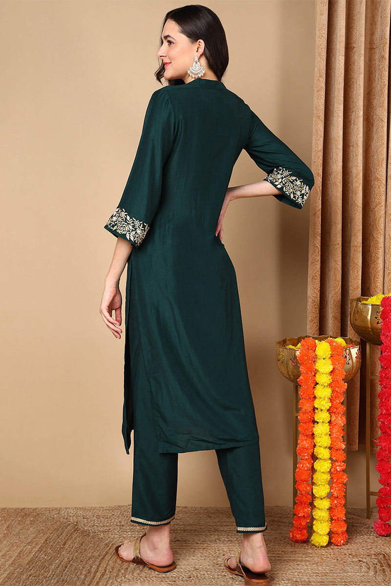 Green Silk Blend Solid Embroidered Straight Kurta VCK9106