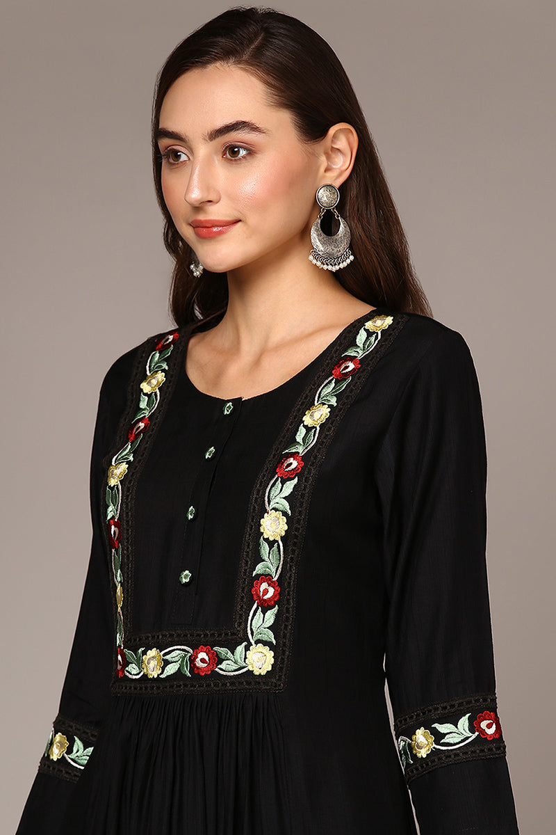 Plus Size Black Viscose Rayon Embroidered Flared Kurta VCK9535