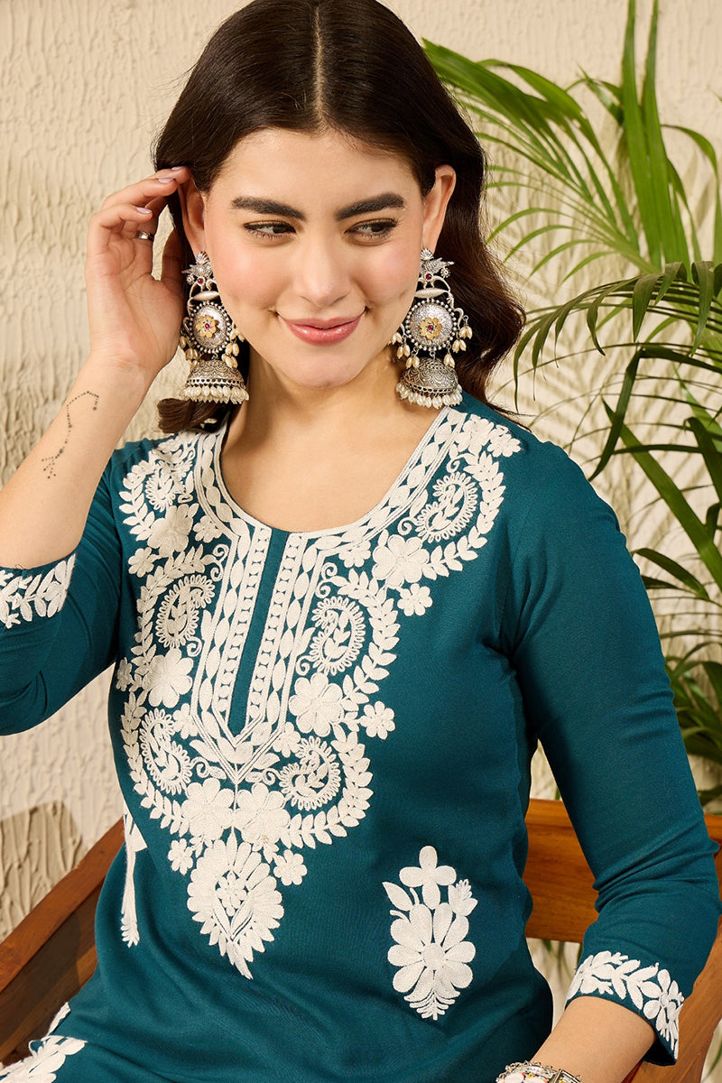 Blue Viscose Rayon Solid Embroidered Straight Kurta VCK9784