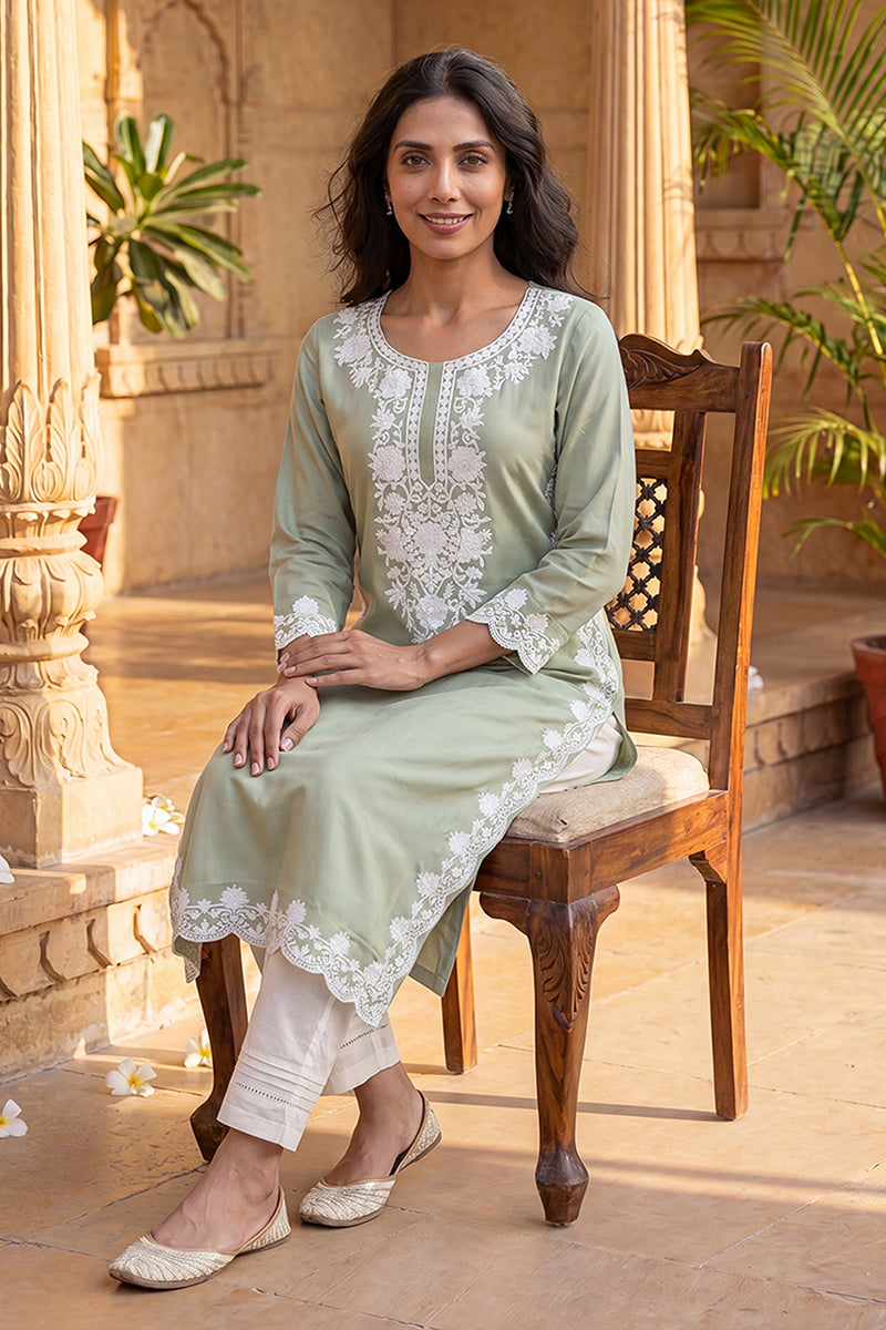 Ahika Womens Green Viscose Rayon Solid Embroidered Regular Kurta VCK9798