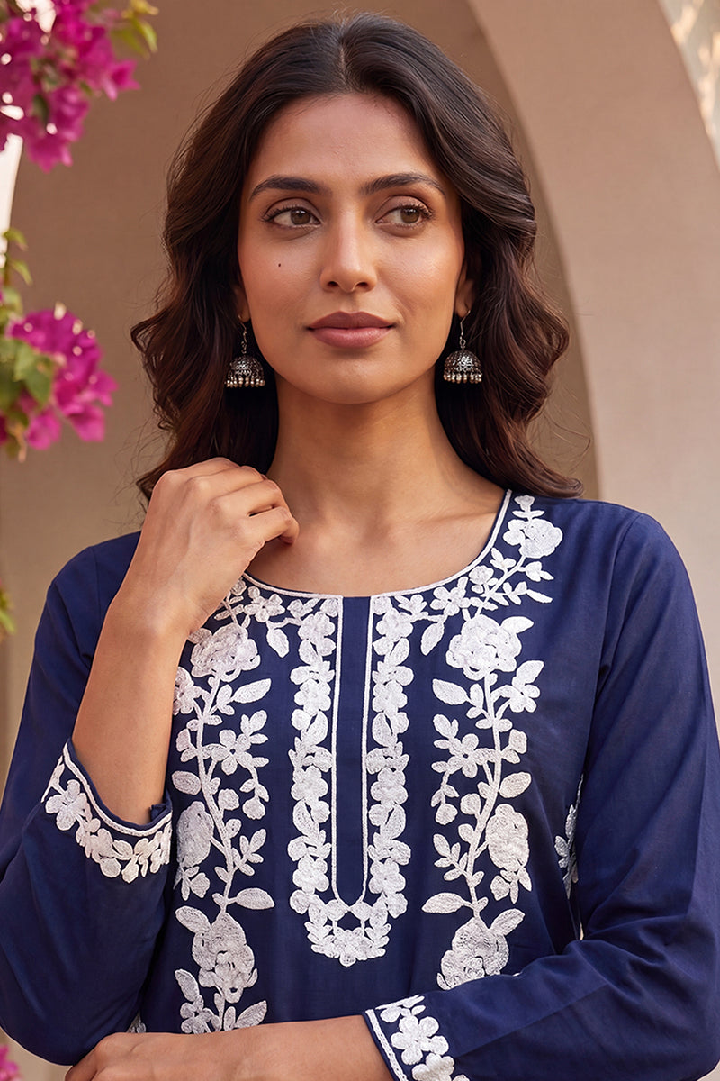 Ahika Womens Turquoise Blue Viscose Rayon Solid Embroidered Regular Kurta VCK9799