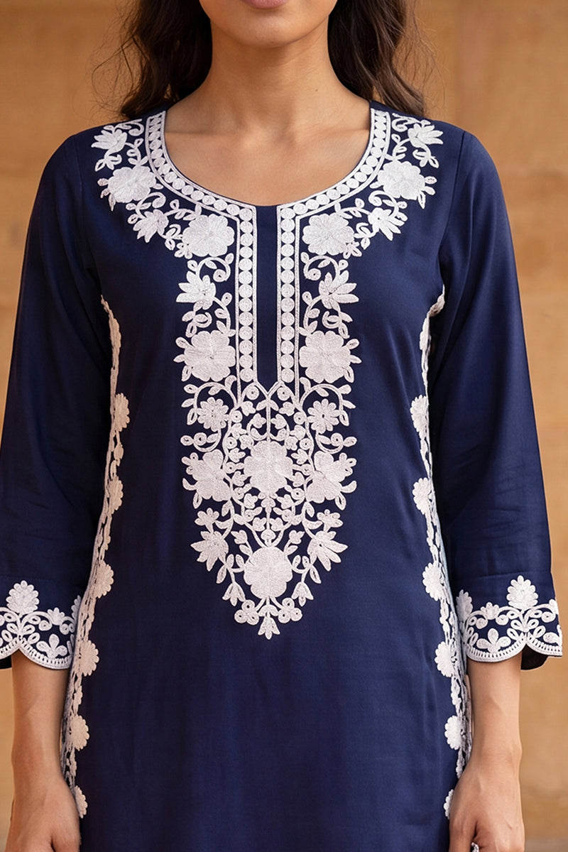 Ahika Womens Blue Viscose Rayon Solid Embroidered Regular Kurta VCK9803