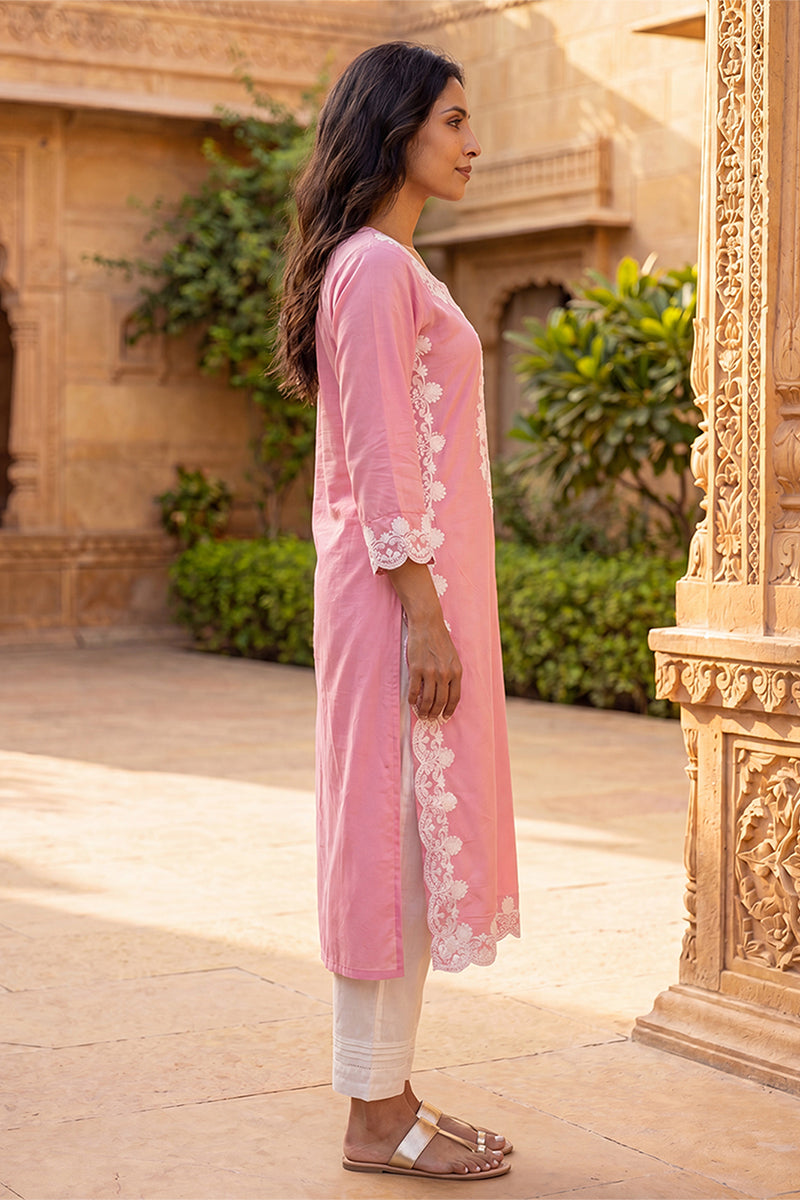 Ahika Womens Pink Viscose Rayon Solid Embroidered Regular Kurta VCK9814