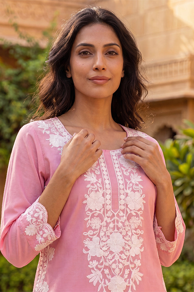 Ahika Womens Pink Viscose Rayon Solid Embroidered Regular Kurta VCK9814