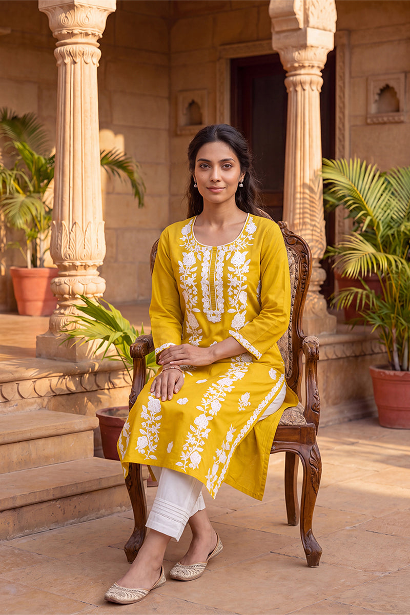 Ahika Womens Yellow Viscose Rayon Solid Embroidered Regular Kurta VCK9816