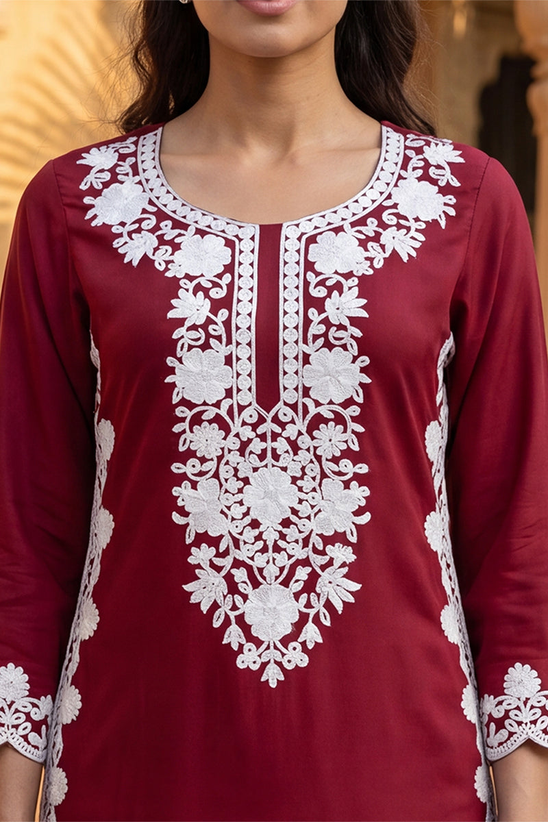 Ahika Womens Red Viscose Rayon Solid Embroidered Regular Kurta VCK9819
