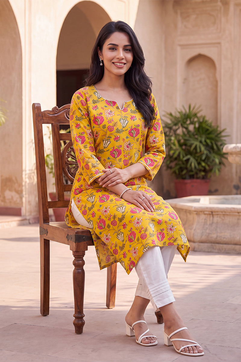 Ahika Women's Yellow Floral Printed Rayon Kurta VCK9833