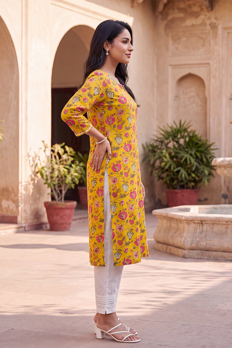 Ahika Women's Yellow Floral Printed Rayon Kurta VCK9833