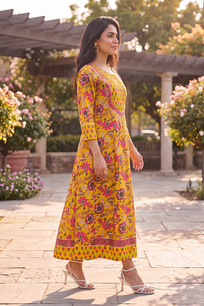 Ahika Women's Yellow Floral Printed Cotton Blend Kurta VCK9835