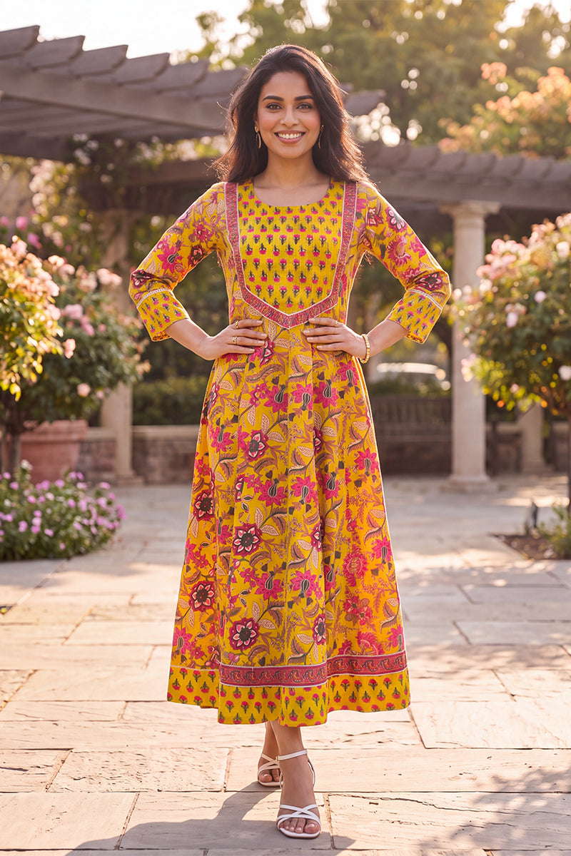 Ahika Women's Yellow Floral Printed Cotton Blend Kurta VCK9835