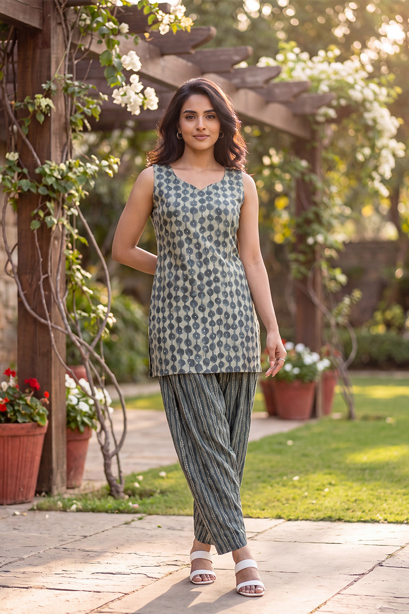 Ahika Women Grey Cotton Abstract Printed Straight Kurti With Farshi Salwar VCORD1210