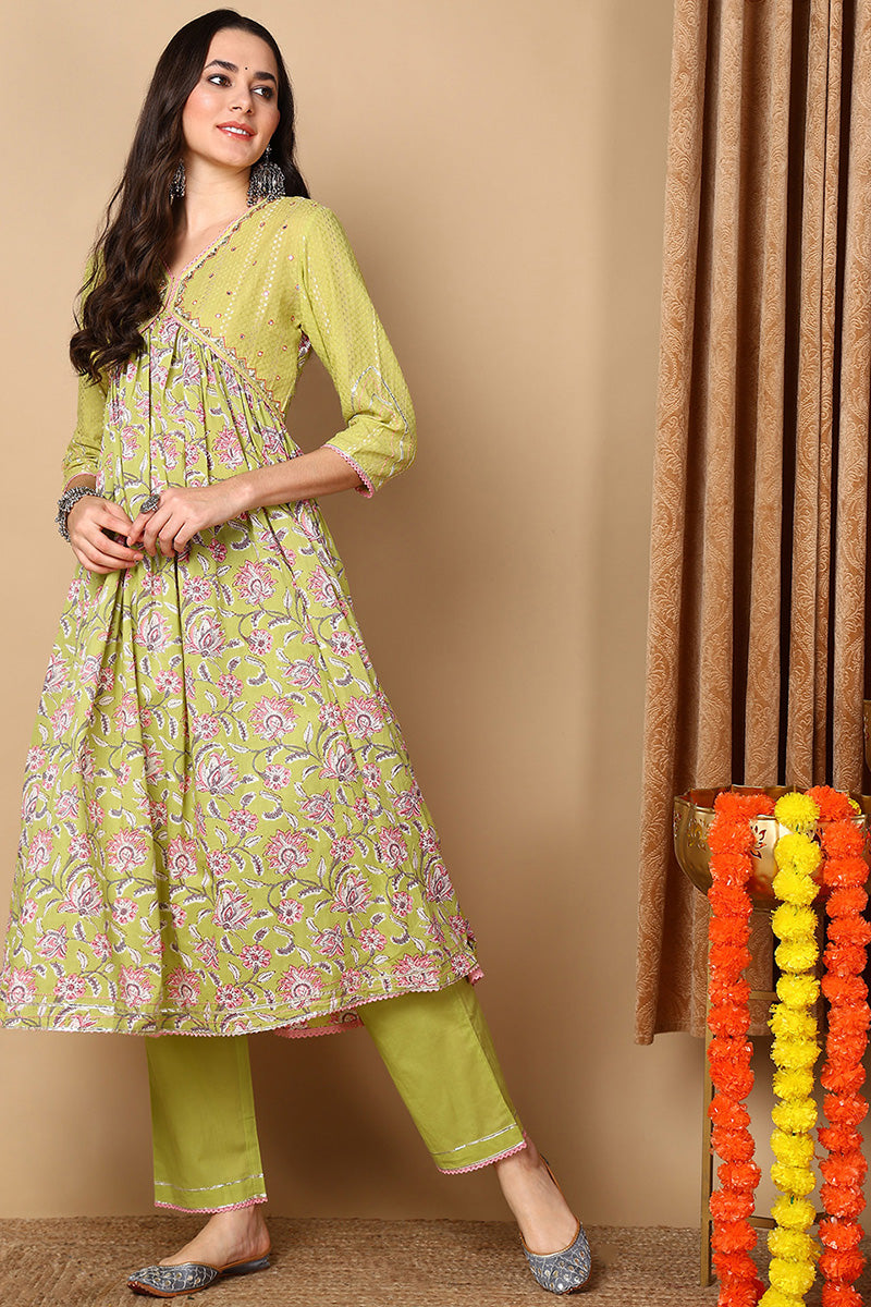 Green Pure Cotton Floral Printed Flared Style Suit Set VKSKD2033