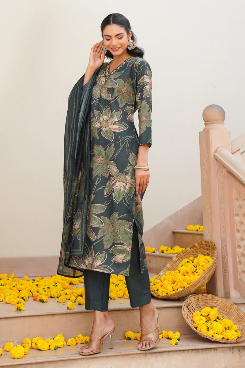 Green Rayon Blend Floral Printed Straight Kurta Trouser With Dupatta VKSKD2348