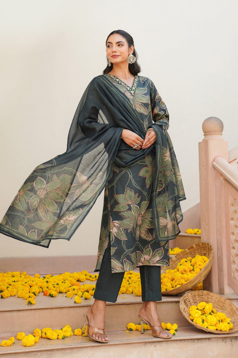 Green Rayon Blend Floral Printed Straight Kurta Trouser With Dupatta VKSKD2348