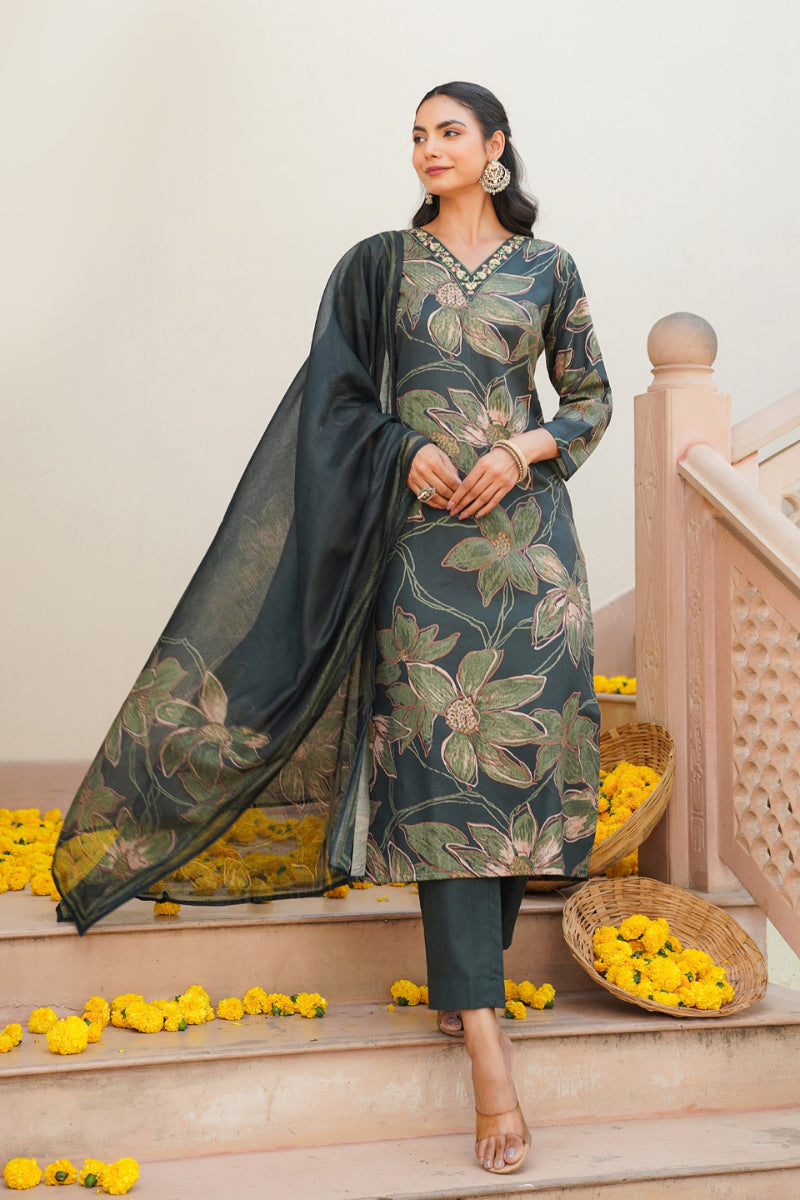 Green Rayon Blend Floral Printed Straight Kurta Trouser With Dupatta VKSKD2348