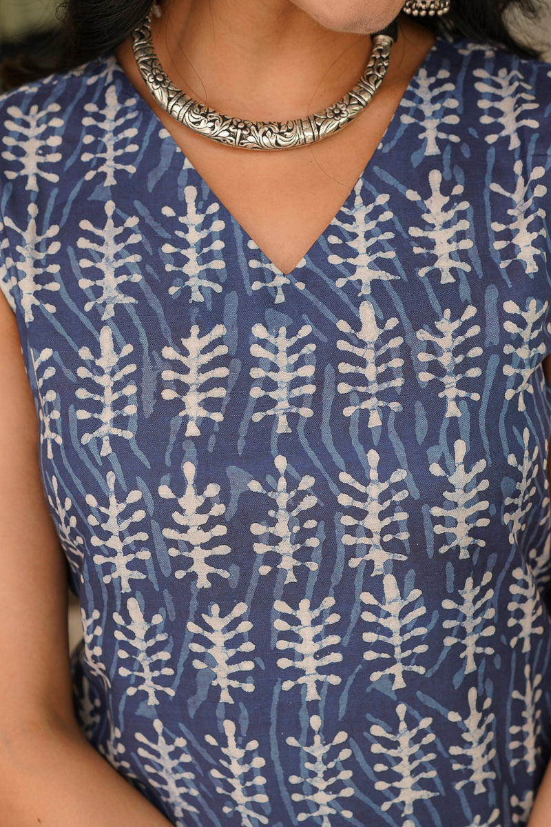 Blue Cotton Blend Printed Straight Kurta Trousers With Dupatta VKSKD2392