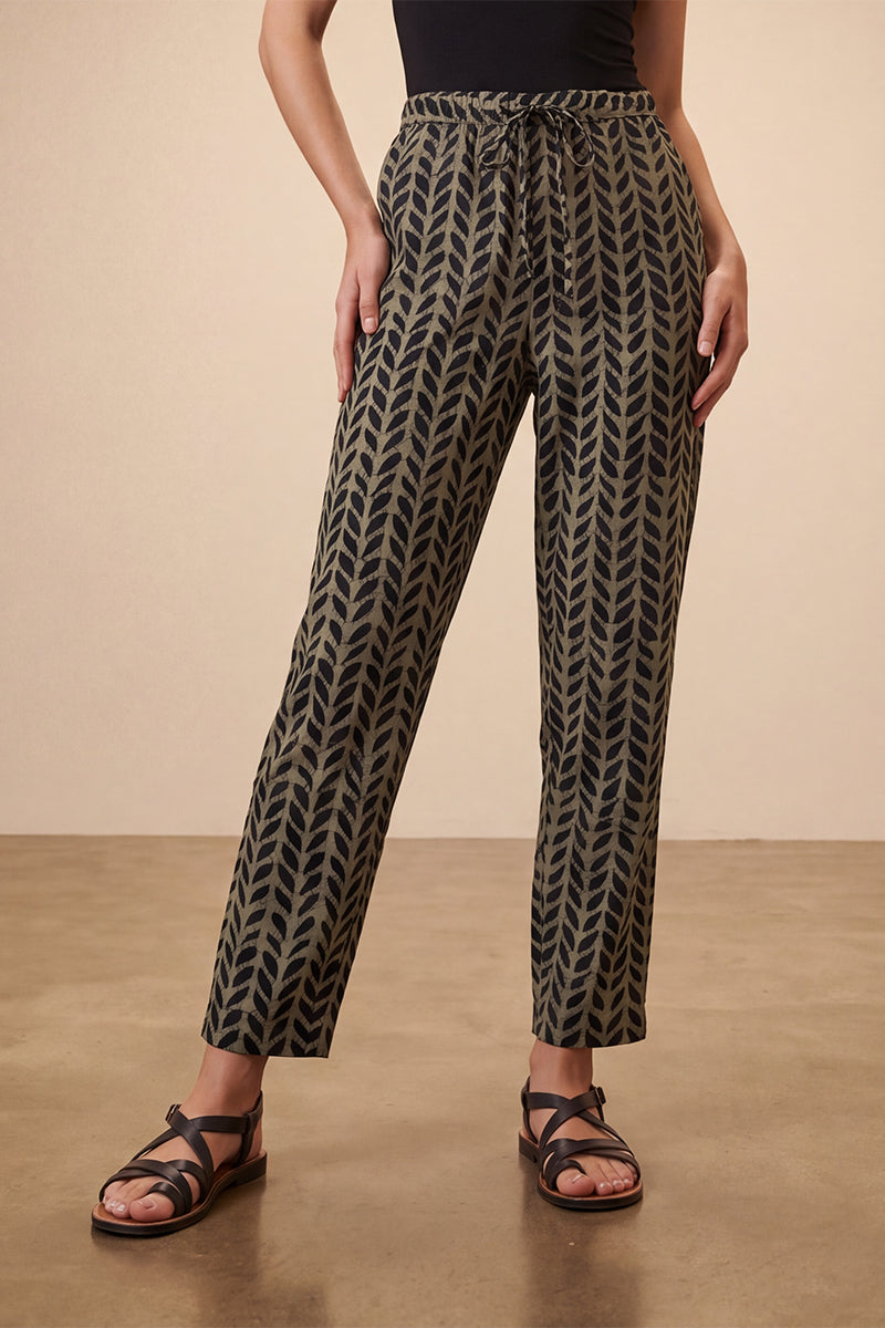 Ahika Women's Black Botanical Printed Trouser WBOT1001
