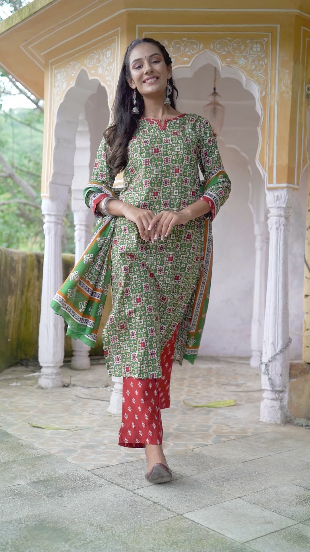 Green Pure Cotton Straight Suit Set VKSKD1268