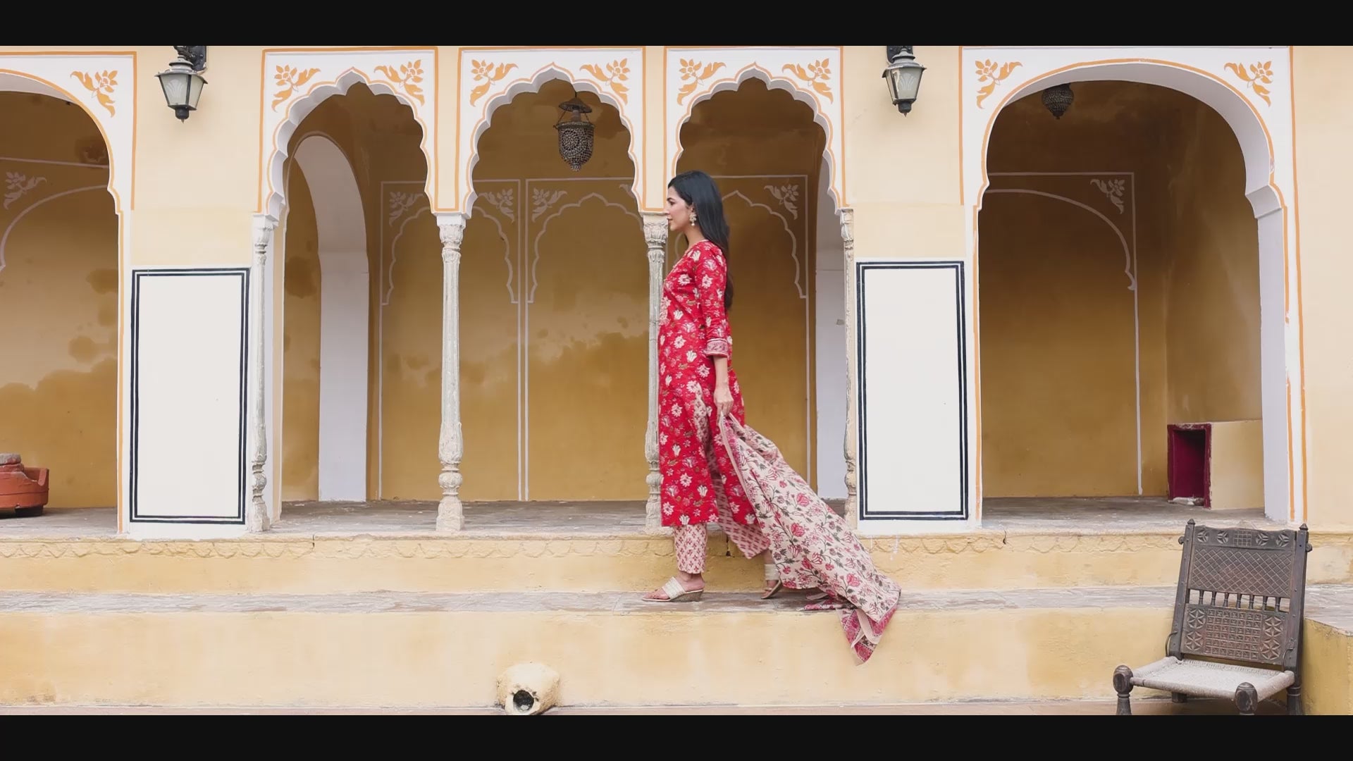 Red Rayon Blend Floral Printed Suit Set VKSKD1235