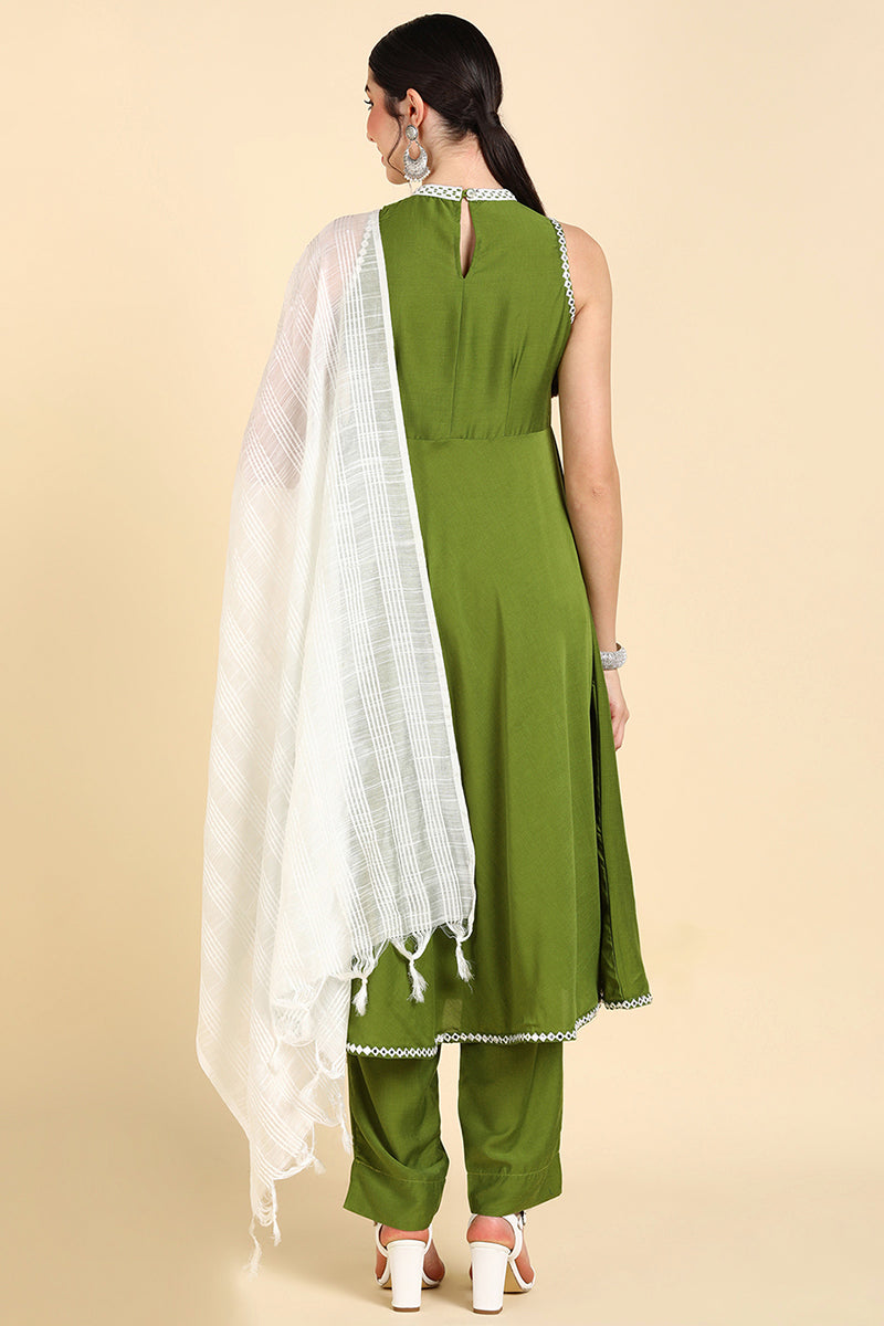 AHIKA Women Green Solid Kurta Trousers With Dupatta 