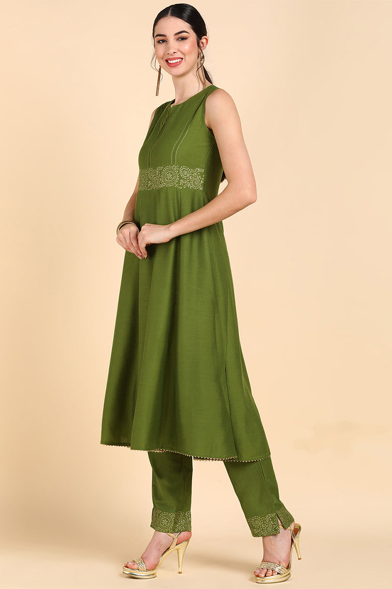 AHIKA Women Olive Solid Kurta Trousers With Dupatta