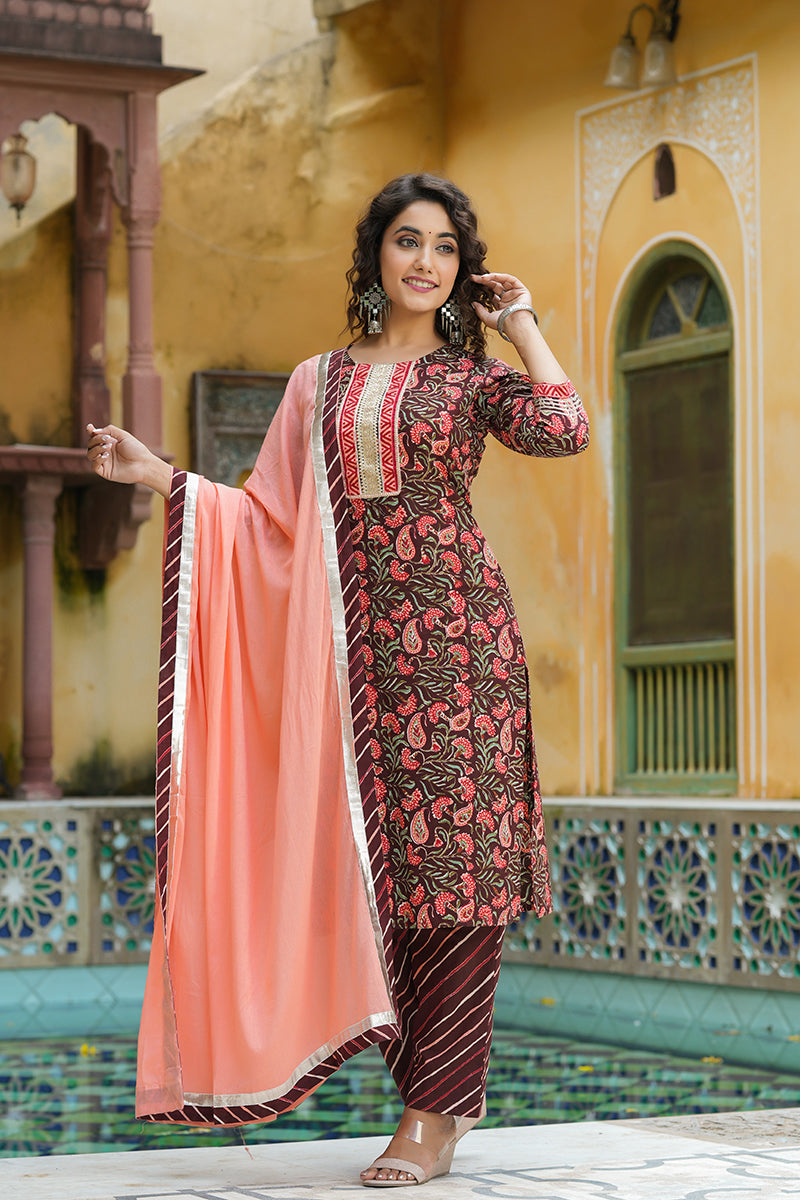 Buy Craftsvilla Women's Silk Blend Maroon Saree with Unstitched Blouse  Piece - at Best Price Best Indian Collection Saree - Gia Designer
