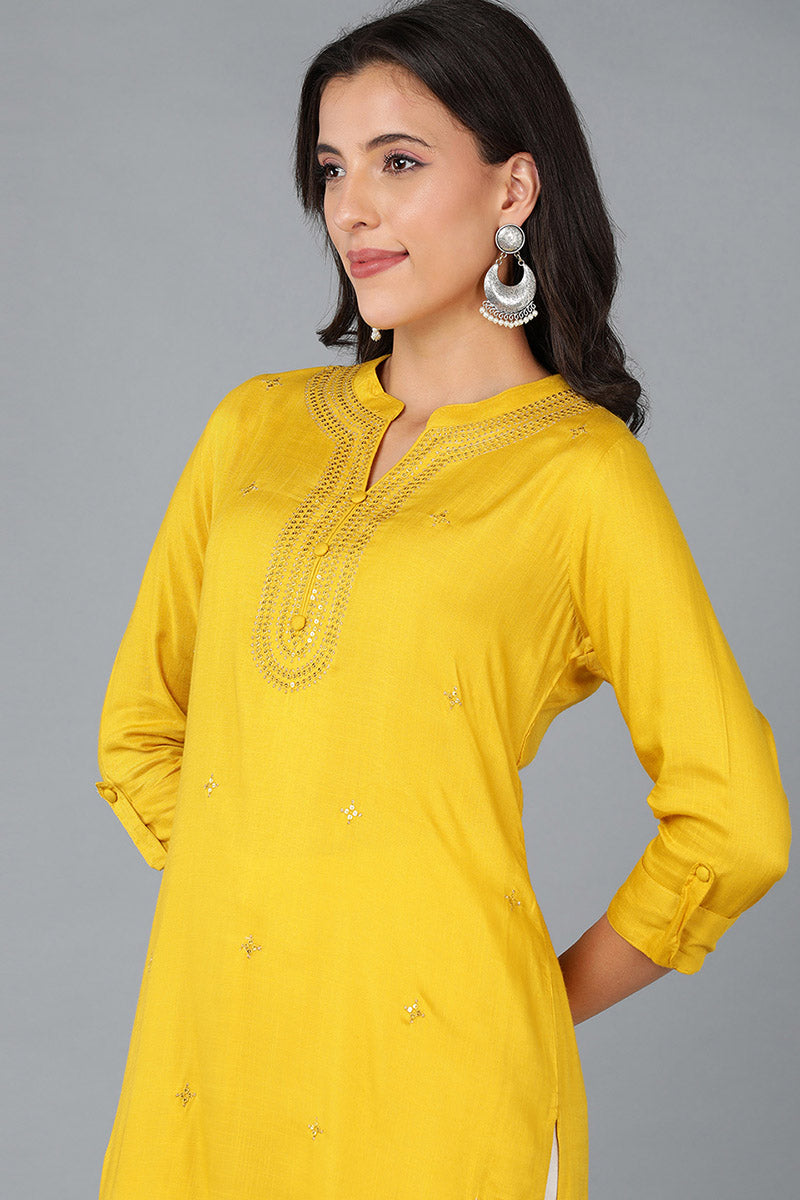 Yellow Cotton Blend Solid Embroidered Straight Kurta 